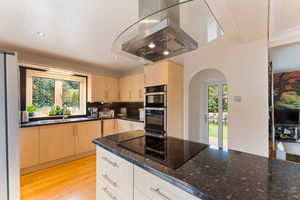 Kitchen- click for photo gallery